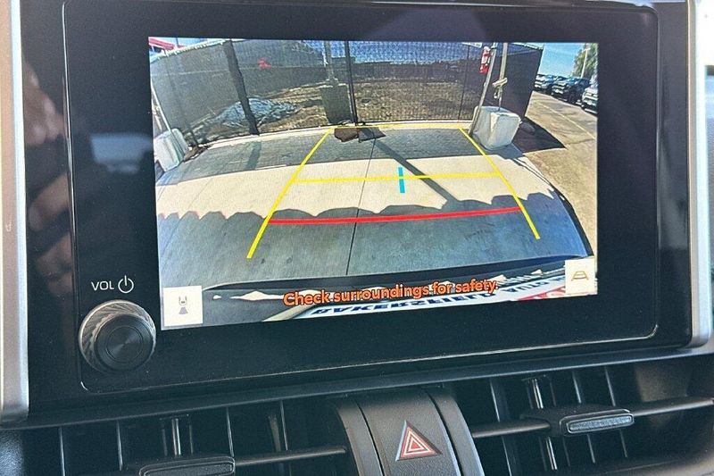 Used 2025 Toyota RAV4 XLEImage 18