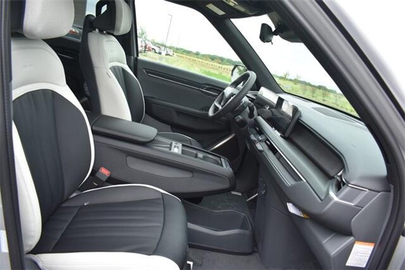 New 2026 Kia EV9 GT-LineImage 13