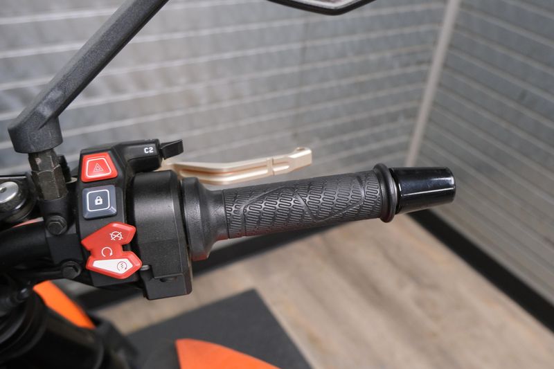 USED 2022 KTM SUPER DUKE 1290 R EVO Image 16