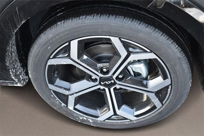 New 2025 Kia Niro EX TouringImage 11