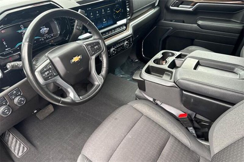 Used 2024 Chevrolet Silverado 1500 LTImage 8