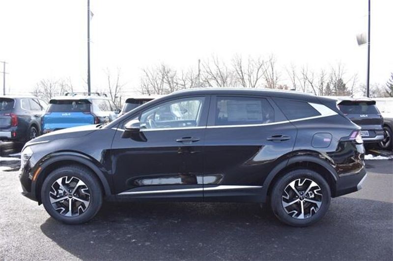 New 2025 Kia Sportage EXImage 6