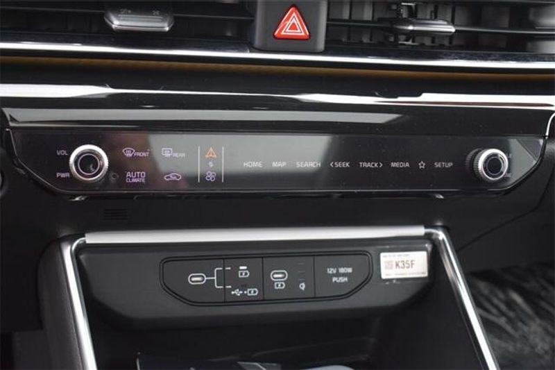 2025 Kia Carnival SX PrestigeImage 36
