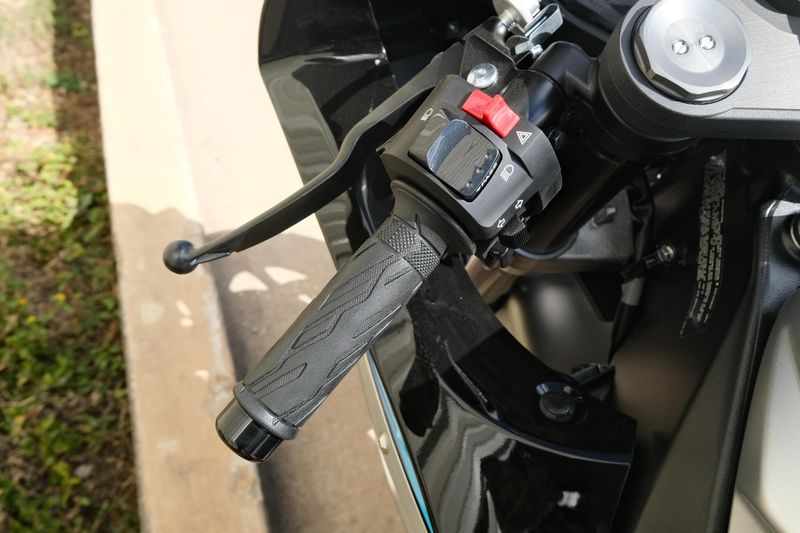 NEW 2026 SUZUKI GSXR600  in a SILVER exterior color. Family PowerSports (877) 886-1997 familypowersports.com 