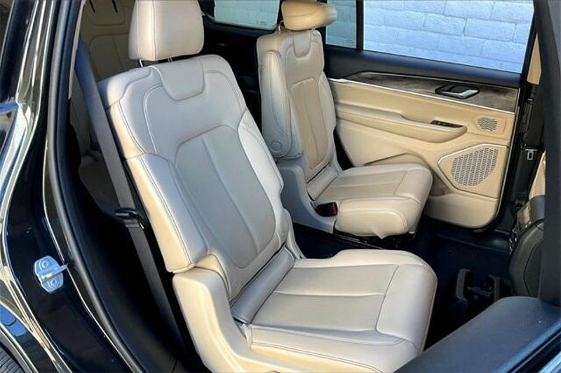 Used 2021 Jeep Grand Cherokee L LimitedImage 26
