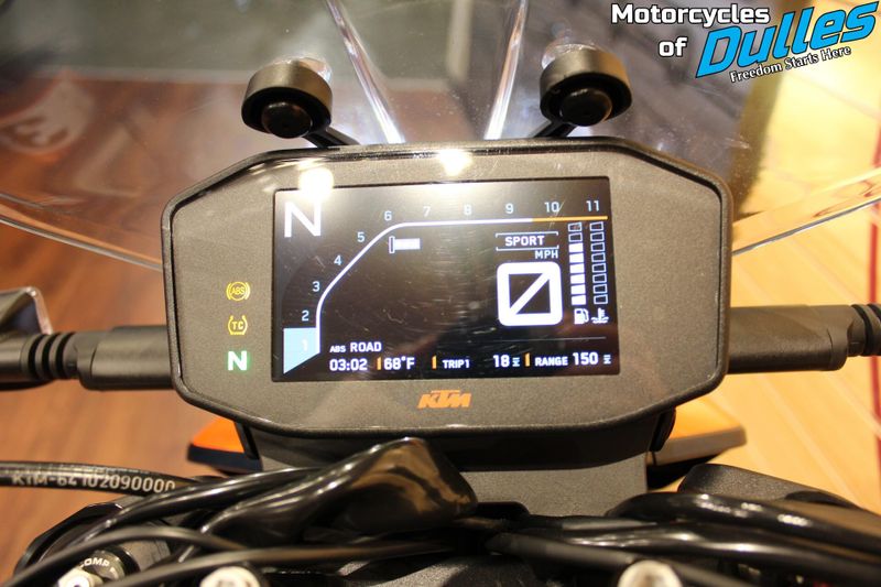 2023 KTM 890 DUKE R Image 13