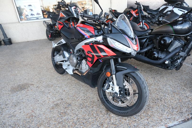 2023 APRILIA TUONO 660 FACTORY BLACK AND REDImage 21