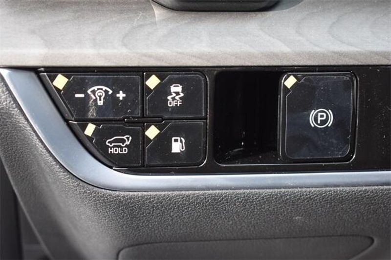 New 2025 Kia Sportage Plug-In Hybrid X-LineImage 24