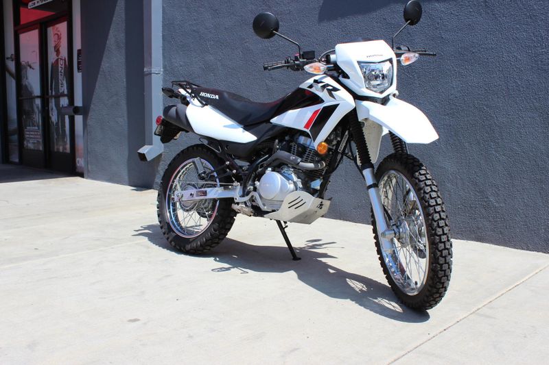 2024 Honda XR150L Image 6