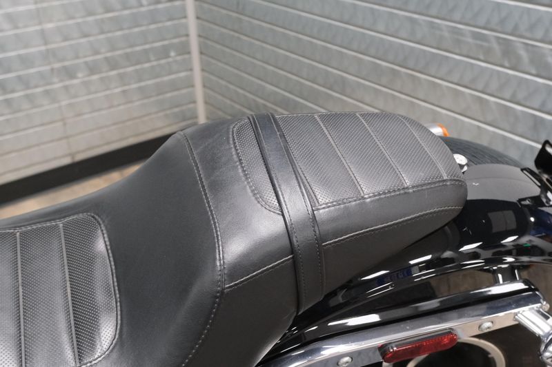USED 2019 HARLEY SOFTAIL LOW RIDER Image 17