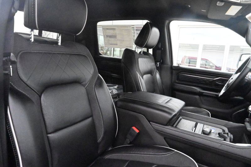 2025 RAM 1500 LimitedImage 18
