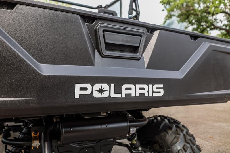 New 2025 Polaris RANGER CREW 570 FULLSIZE  SAGE GREEN Image 13