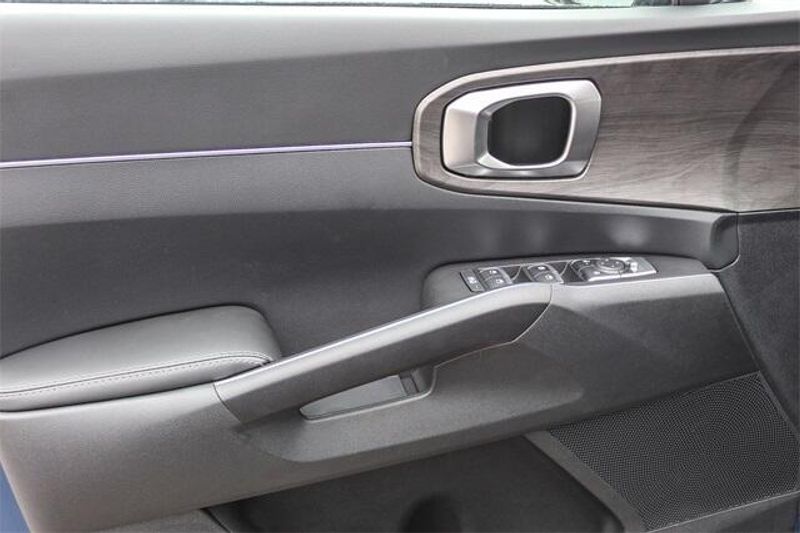 New 2025 Kia Sorento X-Line EXImage 22