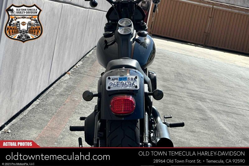 2021 Harley-Davidson Softail in a Black exterior color. BMW Motorcycles of Temecula – Southern California (951) 506-6903 bmwmotorcyclesoftemecula.com 