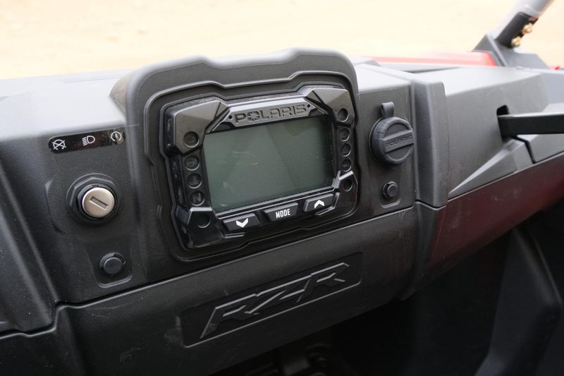 NEW 2026 POLARIS RZR 200 EFI Image 12