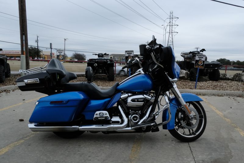 2018 HARLEY STREET GLIDE BLUEImage 21