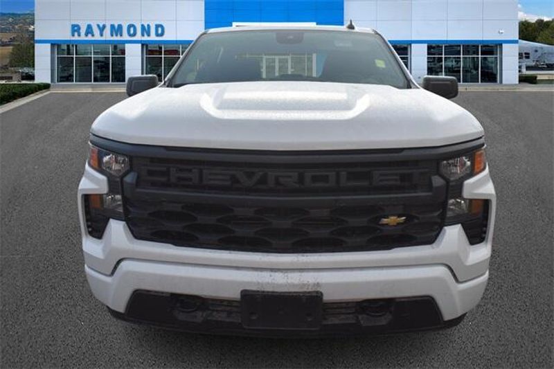 2023 Chevrolet Silverado 1500 CustomImage 8