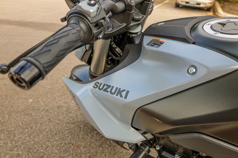 USED 2024 SUZUKI GSX-8S Image 3