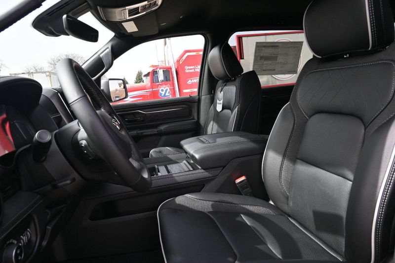 2025 RAM 1500 LimitedImage 10