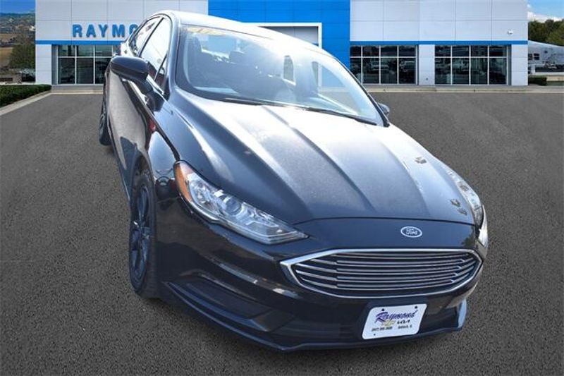 2017 Ford Fusion SEImage 9