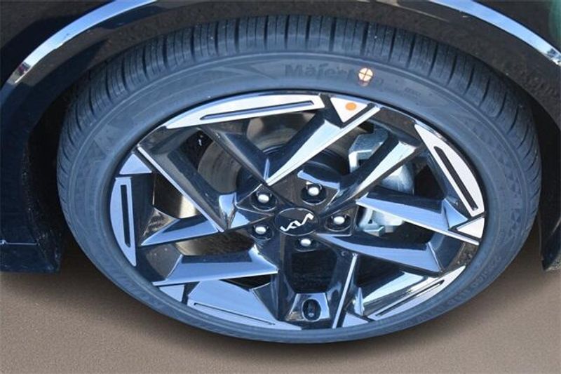 2025 Kia K4 GT-LineImage 11