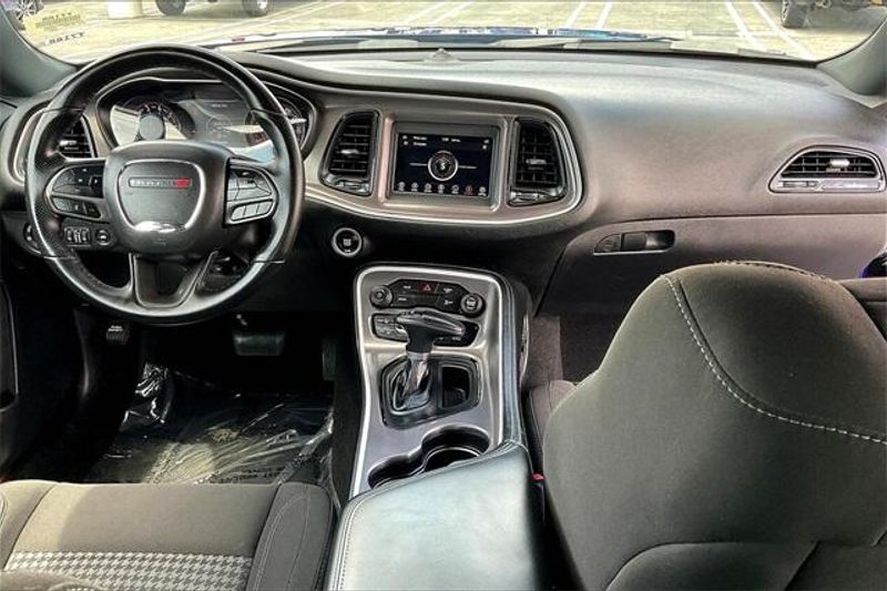 2022 Dodge Challenger SXTImage 15