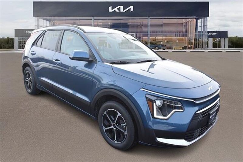 New 2025 Kia Niro EXImage 1