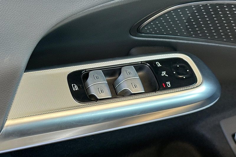 Used 2025 Mercedes-Benz E-Class E 350Image 12