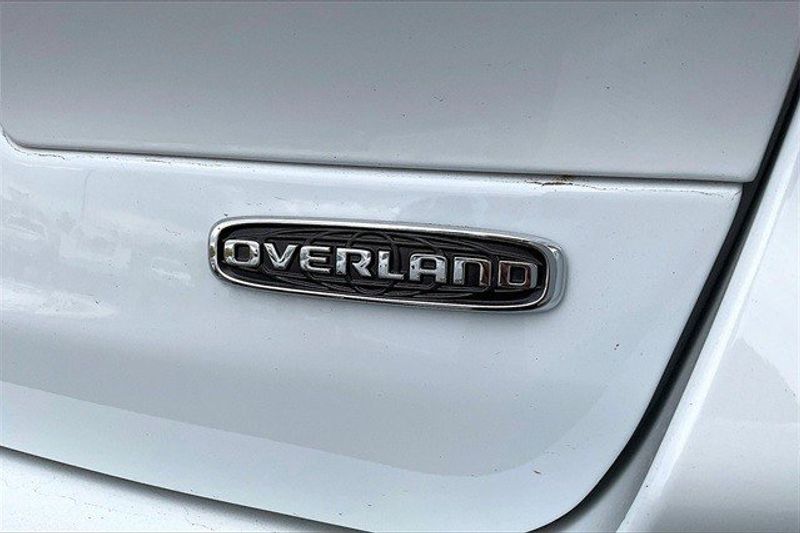 2023 Jeep Grand Cherokee L Overland 4x2Image 12