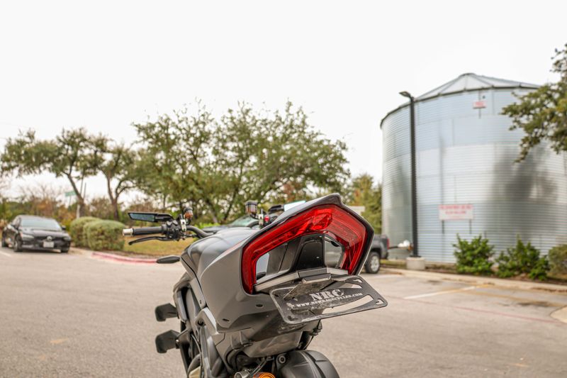 USED 2023 DUCATI STREETFIGHTER V4 Image 18