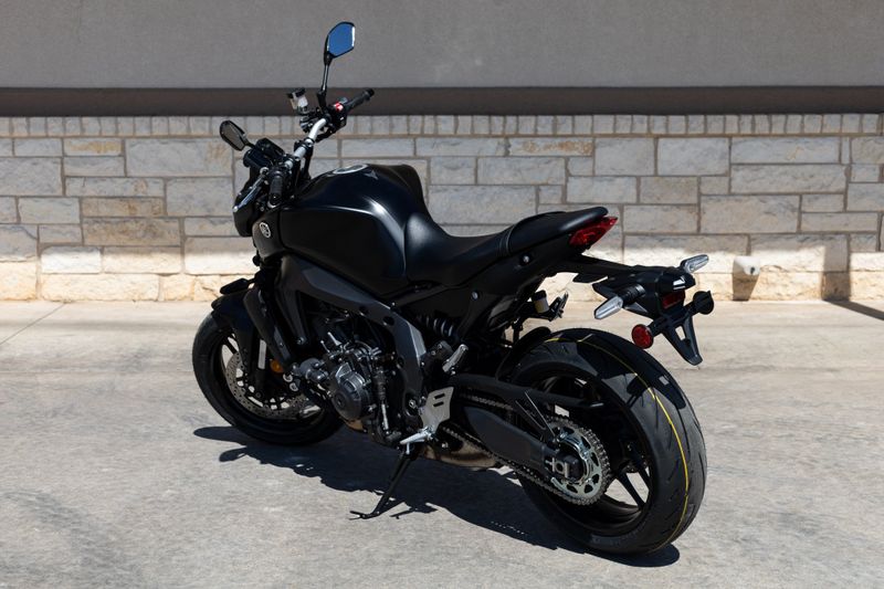2024 YAMAHA MT07 in a BLACK exterior color. Family PowerSports (877) 886-1997 familypowersports.com 