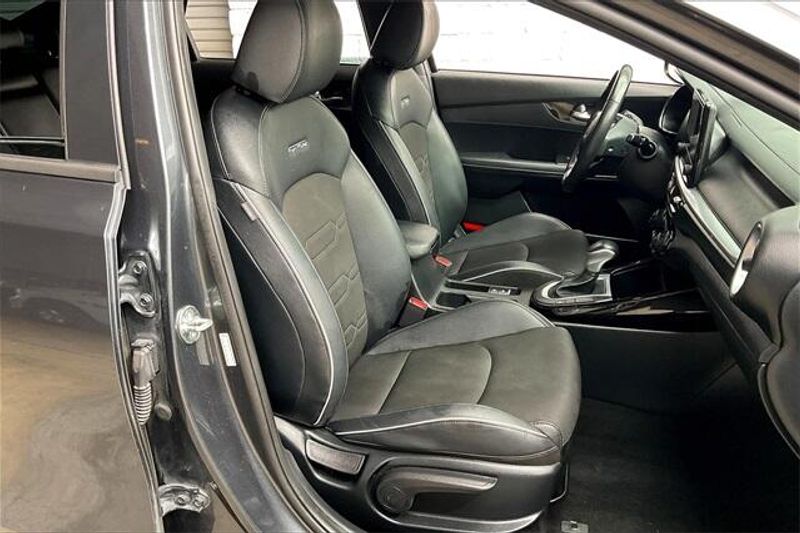 2024 Kia Forte GT-Line photo 6