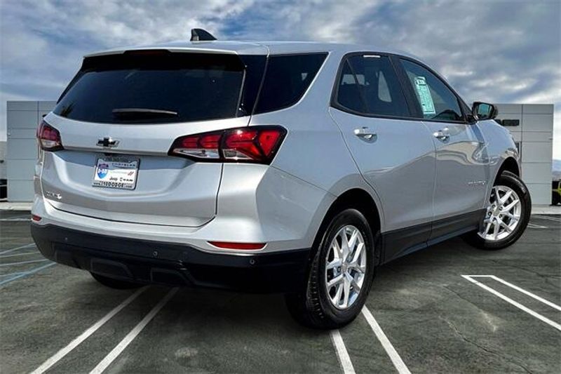 2022 Chevrolet Equinox LSImage 13