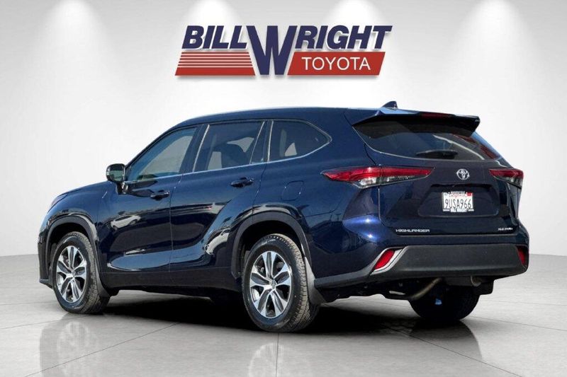Used 2023 Toyota Highlander XLEImage 5