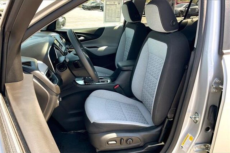 2022 Chevrolet Equinox LSImage 24
