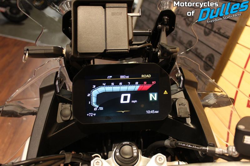 2024 BMW F900GS Adventure Image 10