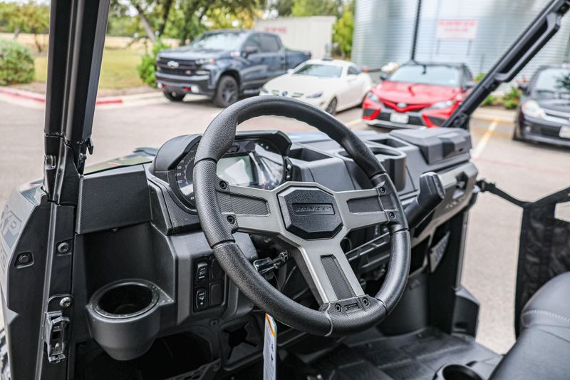 2025 Polaris RANGER CREW XP 1000 PREMIUM  STEALTH GREYImage 12