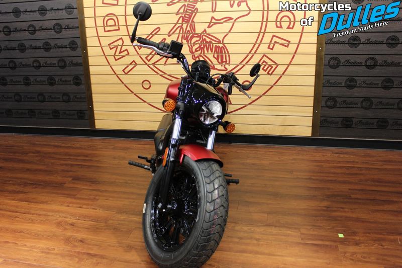 2025 Indian Motorcycle Scout Bobber Ltd w/ Tech Pkg Image 3