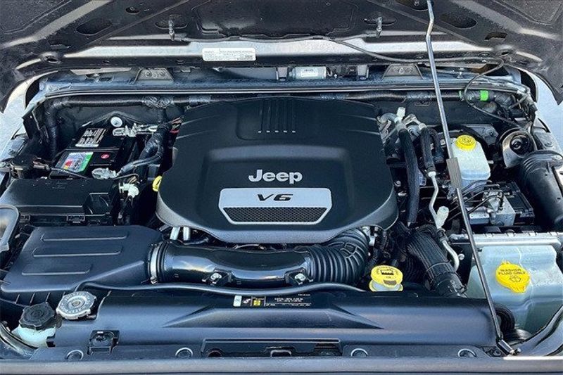2017 Jeep Wrangler JK SportImage 9