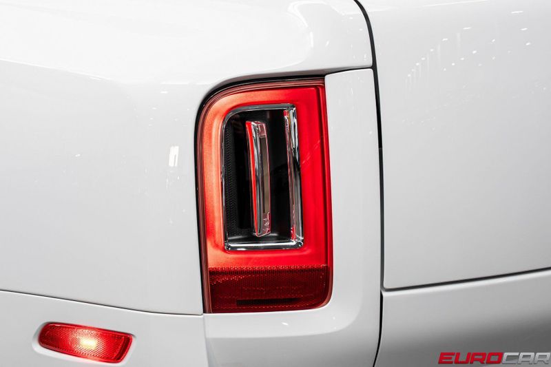 2020 Rolls-Royce Cullinan *PANORAMIC SUNROOF * IMMACULATE CONDITION*Image 17