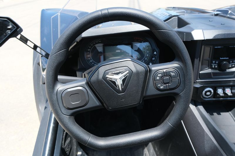USED 2026 POLARIS SLINGSHOT S AUTODRIVE Image 15