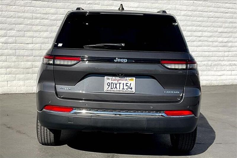 2023 Jeep Grand Cherokee LaredoImage 3