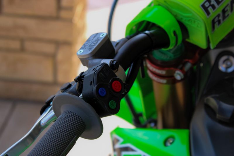 2025 Kawasaki KX450SR LIME GREEN Image 9