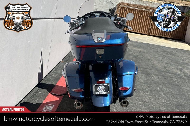 2023 BMW R 18 Transcontinental in a GRAVITY BLUE METALLIC exterior color. BMW Motorcycles of Temecula – Southern California (951) 506-6903 bmwmotorcyclesoftemecula.com 