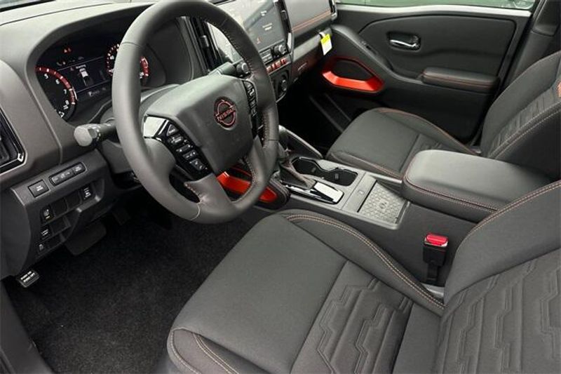 New 2025 Nissan Frontier PRO-XImage 7