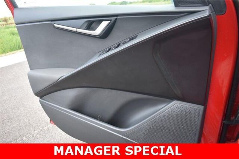 New 2025 Kia Niro LXImage 29