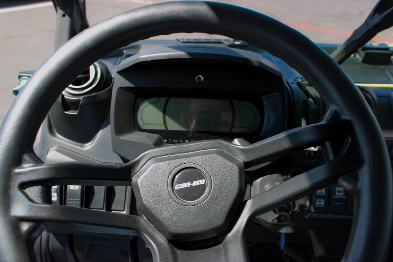 2023 Can-Am DEFENDER MAX LTD HD10 BACKWOODS CAMO Image 24