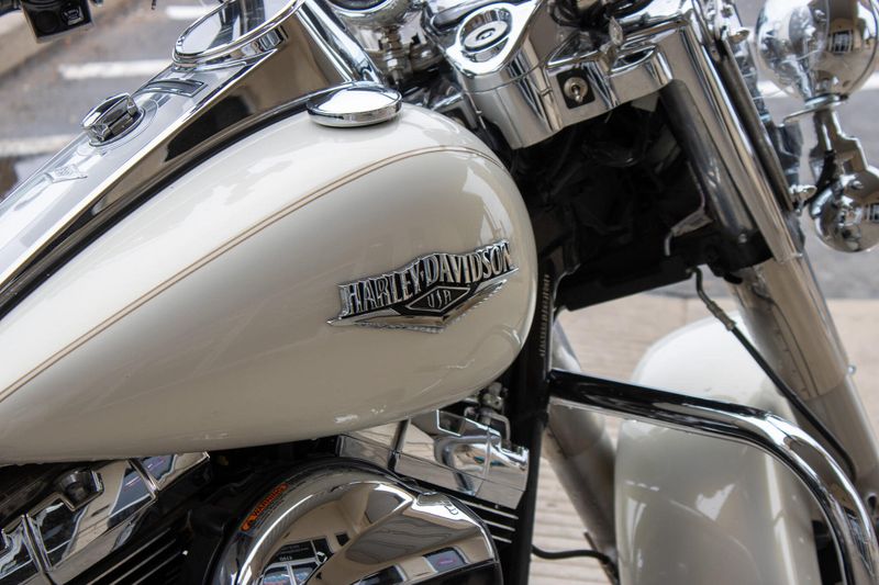 USED 2015 HARLEY ROAD KING BASE Image 14