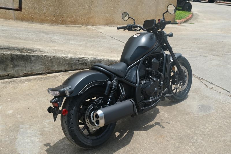 2025 Honda REBEL 1100 MATTE BLACK METALLIC Image 3