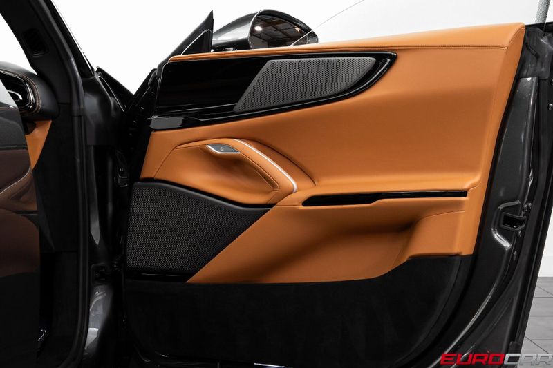 2025 Ferrari Purosangue *PANORAMIC ROOF * PASSENGER DISPLAY*Image 31